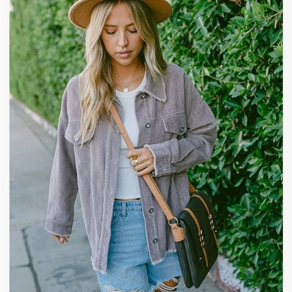 NWT Alyssa Double Compartment Dual Tone Crossbody Medium-Large. Blue and Cream - Picture 10 of 10